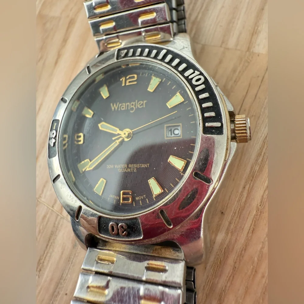 Vintage wrangler Hero men’s two tone stainless steel watch NEW BATTERY